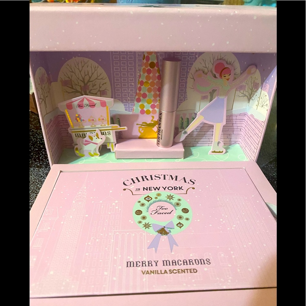 Too Faced Christmas In New York -Merry Macaroons 🎄 ❤️